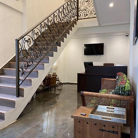 Eagle Vault Hotel Kwabenya Kültér fotó