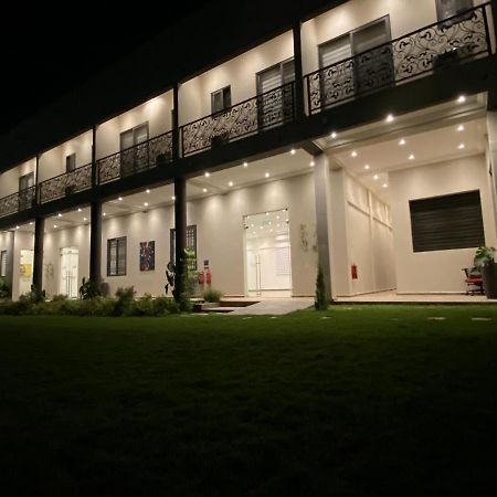 Eagle Vault Hotel Kwabenya Kültér fotó