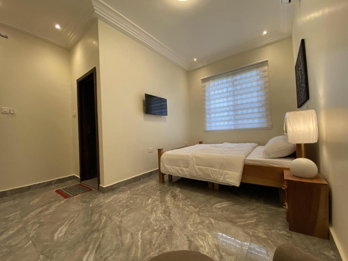 Eagle Vault Hotel Kwabenya Kültér fotó