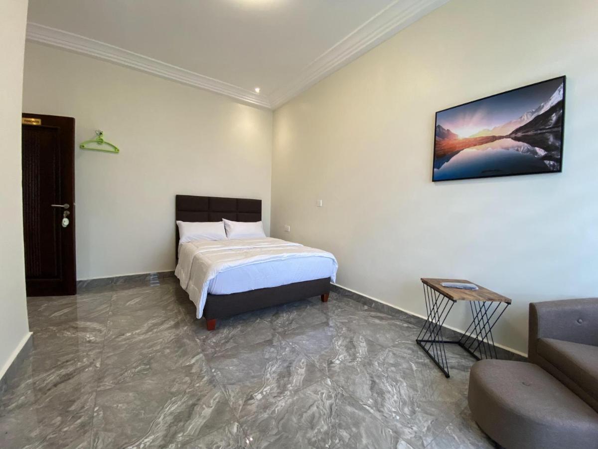 Eagle Vault Hotel Kwabenya Kültér fotó