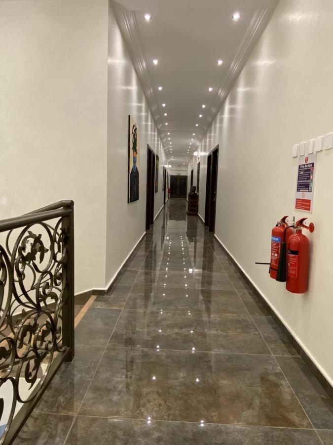 Eagle Vault Hotel Kwabenya Kültér fotó