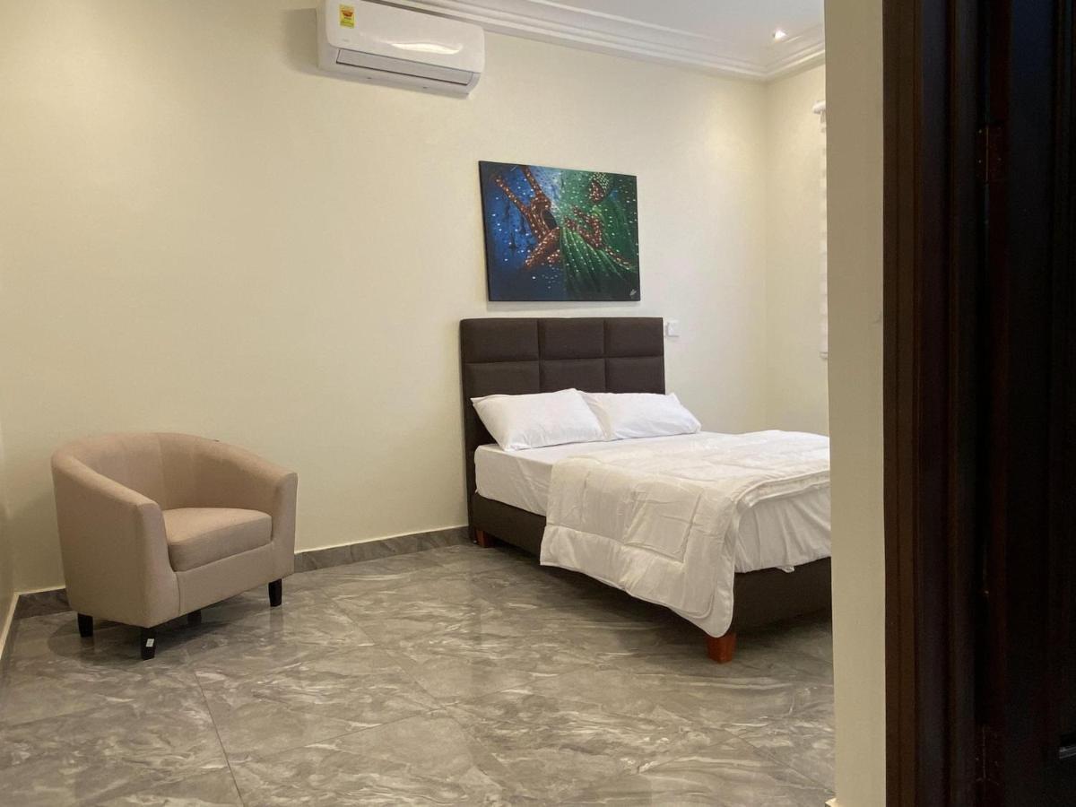 Eagle Vault Hotel Kwabenya Kültér fotó