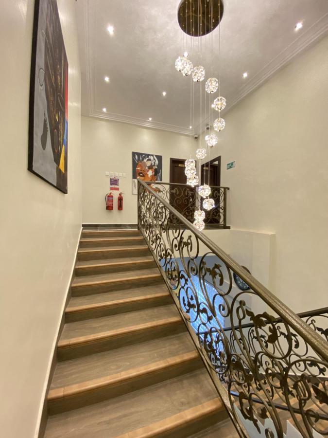 Eagle Vault Hotel Kwabenya Kültér fotó
