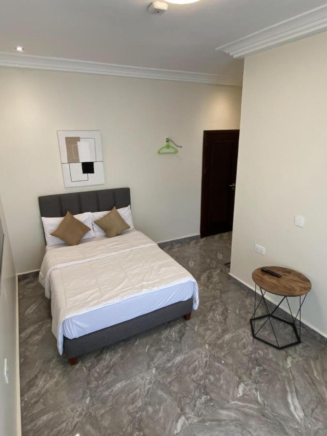 Eagle Vault Hotel Kwabenya Kültér fotó